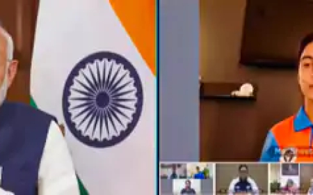 पीएम मोदी ने पैरालिंपिक एथलीट्स से कहा- विजयी भव:शीतल देवी से पूछा- लक्ष्य क्या है? तीरंदाज बोलीं- पेरिस में तिरंगा लहराना है