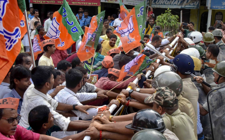 पश्चिम बंगाल में बंद जारी: सड़कों और ट्रेनों के ट्रैक पर बीजेपी का प्रदर्शन, कई कार्यकर्ता हिरासत में...