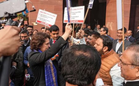 संसद में अंबेडकर विवाद: विपक्ष और सत्तापक्ष के सांसदों के बीच हिंसक टकराव