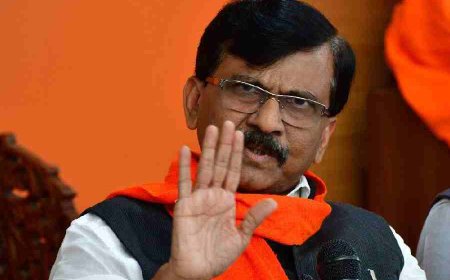 शिवसेना नेता संजय राउत का बयान: आरएसएस और शिवसेना की विचारधारा अलग, लेकिन हिंदुत्व का सूत्र समान