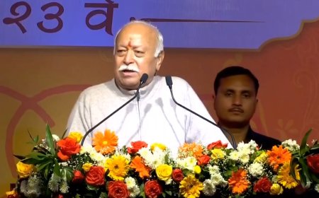 आरएसएस प्रमुख मोहन भागवत ने मौजूदा शिक्षा प्रणाली पर उठाए सवाल