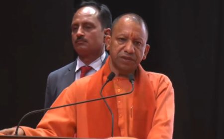 मुख्यमंत्री योगी आदित्यनाथ ने पुलिस लाइनों, ट्रांजिट हॉस्टल और प्रशिक्षण संस्थानों के निर्माण की प्रगति पर दी अहम दिशा निर्देश