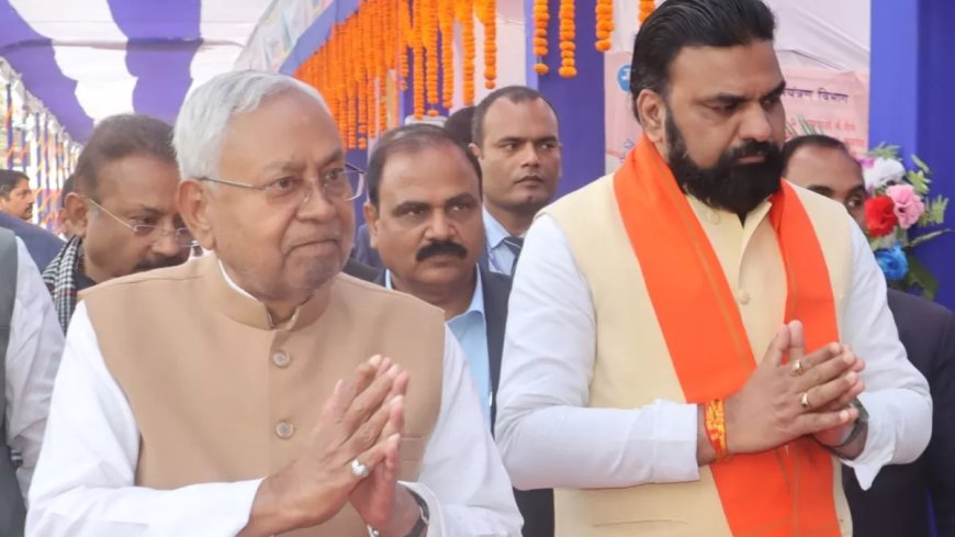 मुख्यमंत्री नीतीश कुमार की प्रगति यात्रा में सम्राट चौधरी की भागीदारी, राजनीतिक चर्चा तेज़