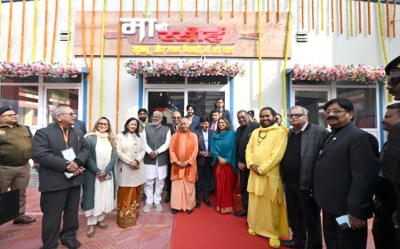 महाकुंभ से पहले यूपी सीएम योगी आदित्यनाथ ने प्रयागराज में 'मां की रसोई' का किया उद्घाटन, 9 रुपये में मिलेगा भरपेट भोजन