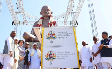 सिद्धारमैया ने कहा: महात्मा गांधी एक कट्टर हिंदू थे, कांग्रेस "गांधी के हिंदुत्व" में विश्वास करती है