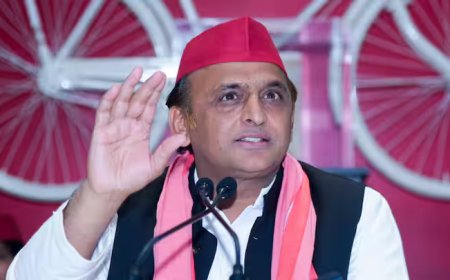 समाजवादी पार्टी अध्यक्ष अखिलेश यादव का भाजपा पर तीखा हमला: कुंभ में कैबिनेट बैठक पर सवाल उठाए