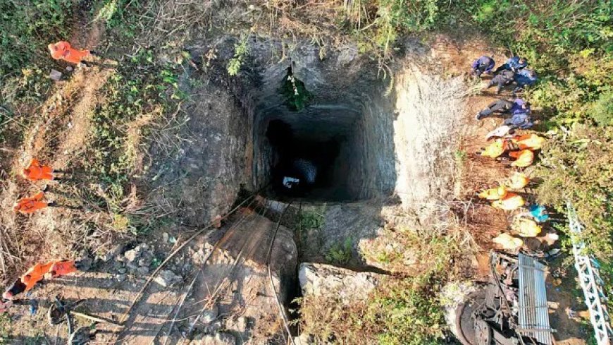 असम: दीमा हसाओ जिले में अवैध रैट-होल कोयला खदान में फंसे खनिकों का पता लगाने के लिए बचाव अभियान चौथे दिन भी जारी