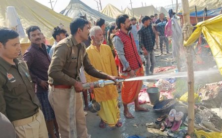 सिलेंडर लीकेज से मेला क्षेत्र में लगी आग, कल्पवासी का टेंट जलकर राख