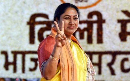 दिल्ली की महिलाओं को मिलेगा हर महीने 2500 रुपये, रेखा गुप्ता ने किया ऐलान